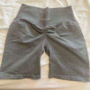 NVGTN scrunch bootie shorts